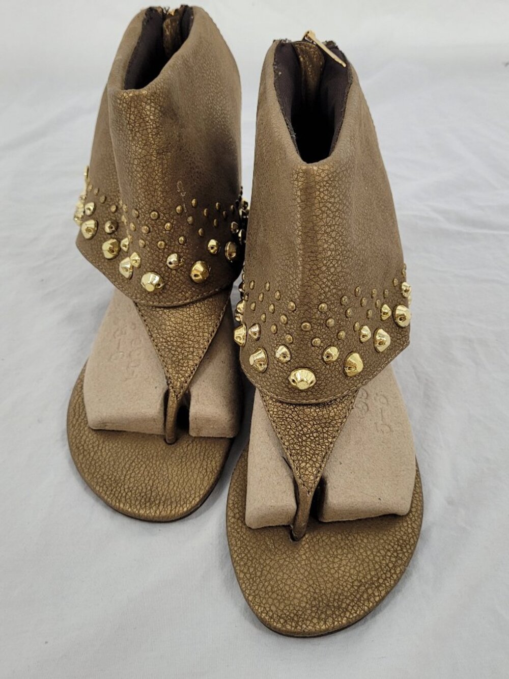 Rocawear Gold Studded Wedge Thong Sandals Women's 6